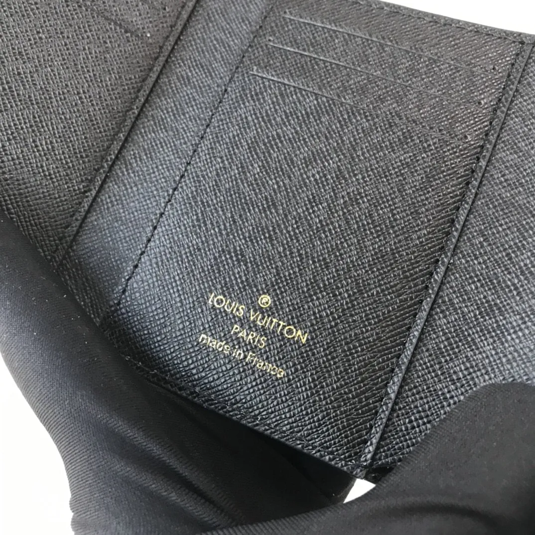 CE - New Wallets LUV 028