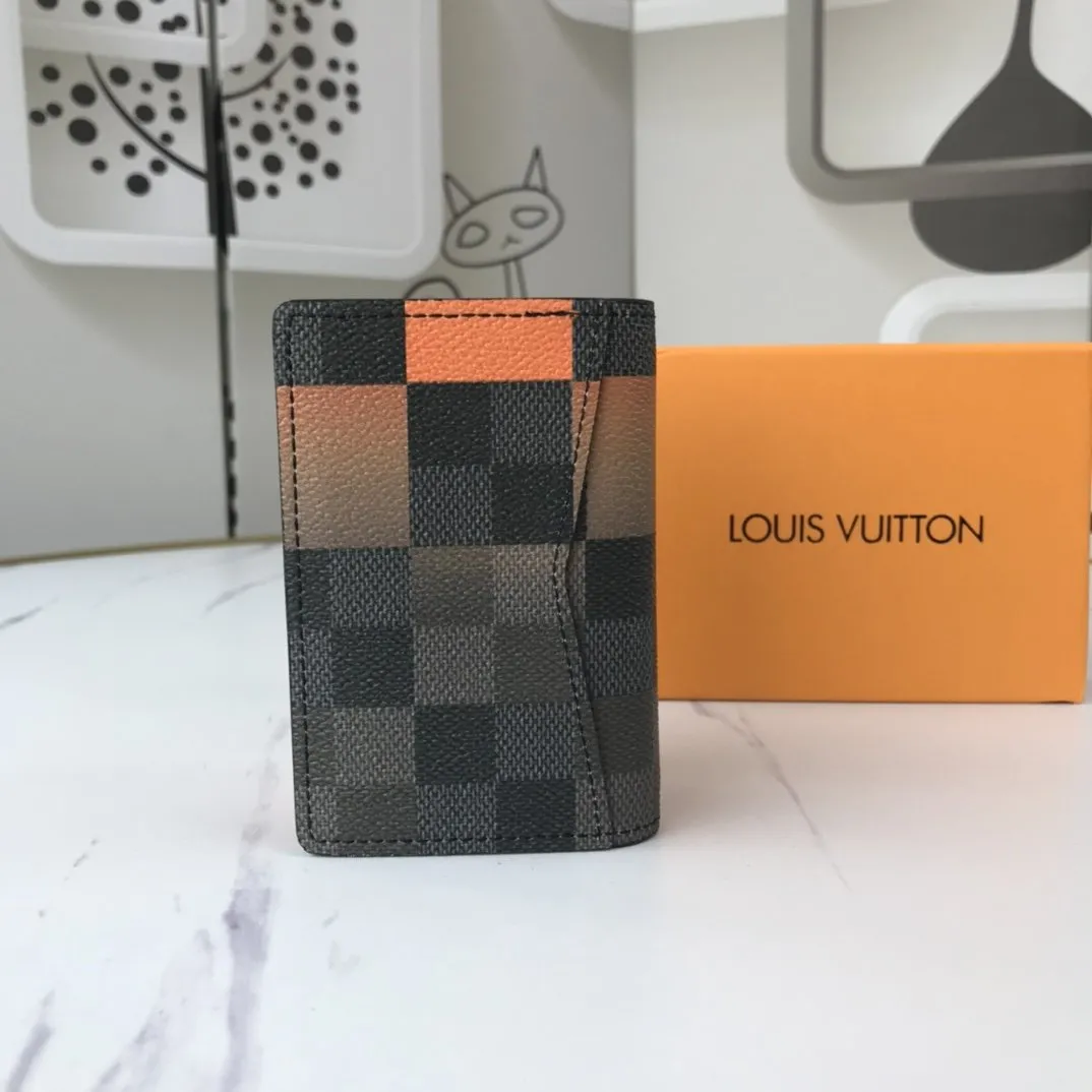 CE - New Wallets LUV 041