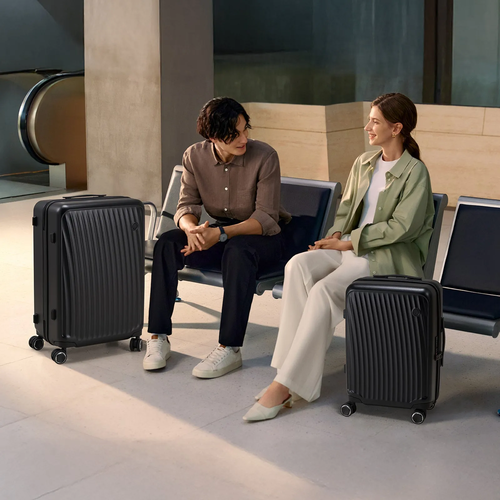 SMOOTH Luggage Sets 2 Piece  20'' Carry-on   28'' Check-in